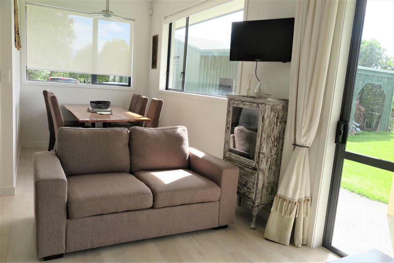 Kaka Lodge At Kotare House Tawharanui Екстериор снимка